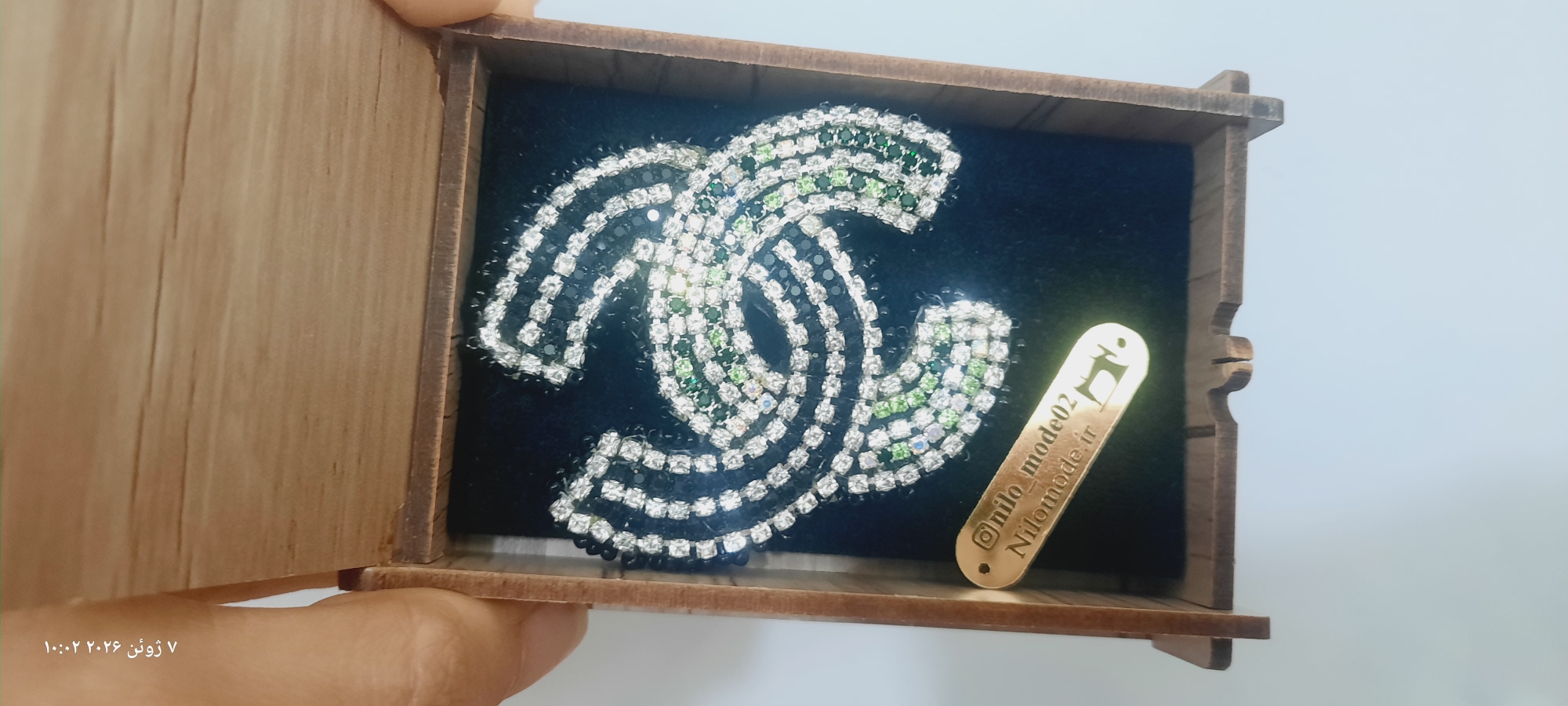 گل سینه، شنل،دست ساز،جواهردوزی شده ،نیلومد
